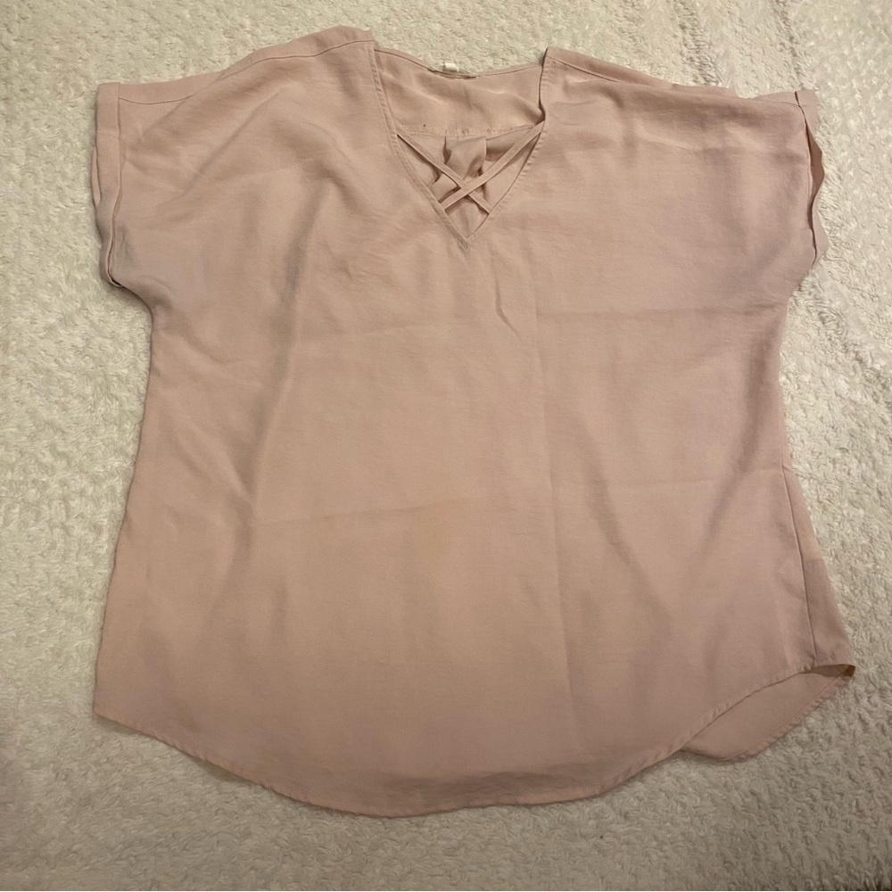 MAURICES crisscross front v-neck top